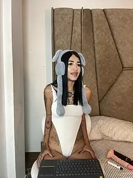 Cassie howard  online show from February 11, 2025, 9:35 pm