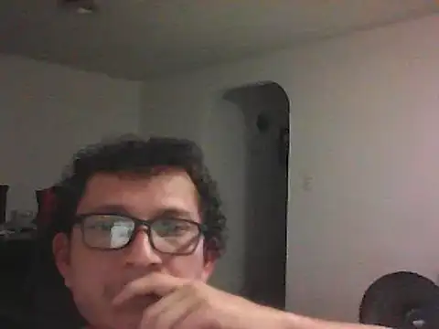 Snapshot of Bombi22 chatting on November 12, 2025, 2:34 am Bombi22 online show from November 12, 2025, 2:34 am