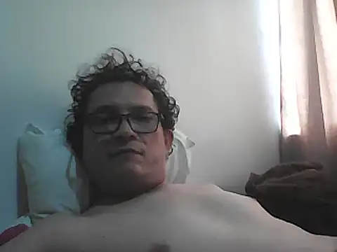Snapshot of Bombi22 chatting on November 24, 2025, 5:23 pm Bombi22 online show from November 24, 2025, 5:23 pm