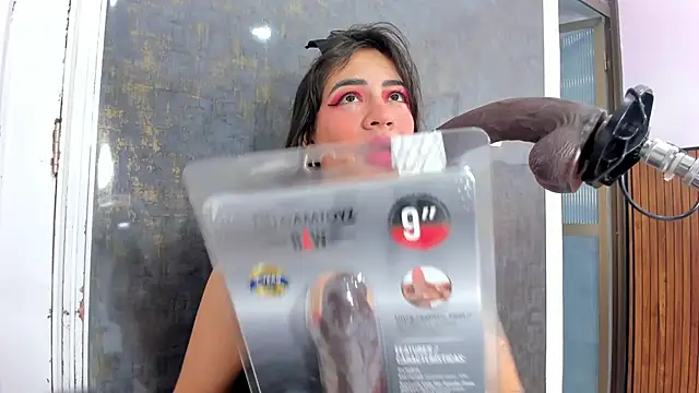 violett collins  online show from October 28, 2025, 10:34 pm