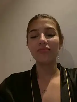 Snapshot of thamygomezz chatting on February 1, 2025, 4:35 am thamygomezz online show from February 1, 2025, 4:35 am