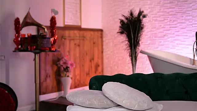 Jenna Day online show from April 17, 2026, 6:38 am