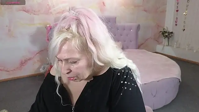 Snapshot of Penelope_Pinky chatting on April 28, 2026, 11:37 am Penelope Pinky online show from April 28, 2026, 11:37 am