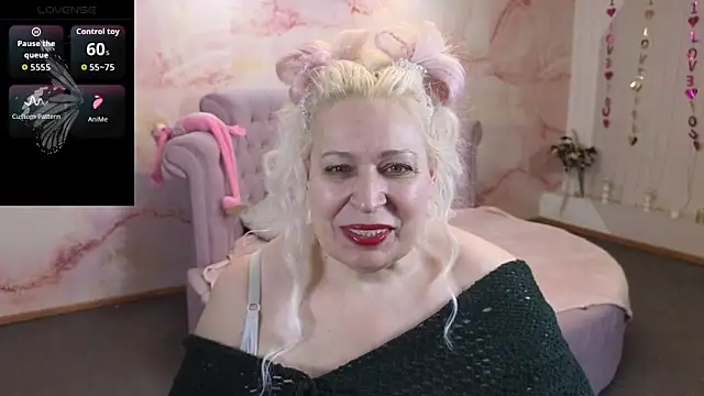 Snapshot of Penelope_Pinky chatting on April 30, 2026, 12:44 pm Penelope Pinky online show from April 30, 2026, 12:44 pm