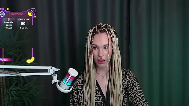 Snapshot of Cassie_Bae chatting on December 16, 2025, 4:17 am Cassie Bae online show from December 16, 2025, 4:17 am