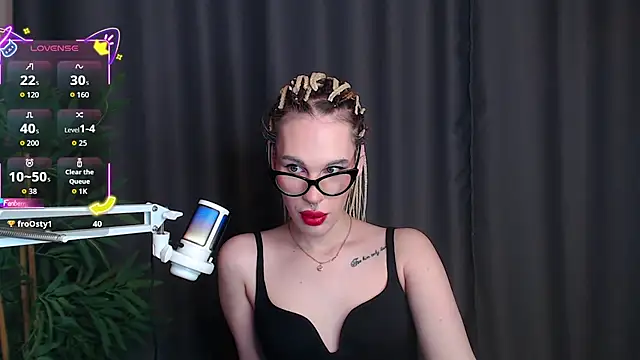 Snapshot of Cassie_Bae chatting on December 21, 2025, 8:54 am Cassie Bae online show from December 21, 2025, 8:54 am