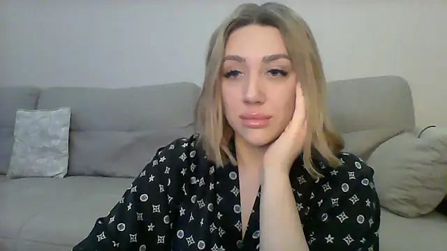 Snapshot of VickyLove047 chatting on January 12, 2025, 6:28 am VickyLove047 online show from January 12, 2025, 6:28 am