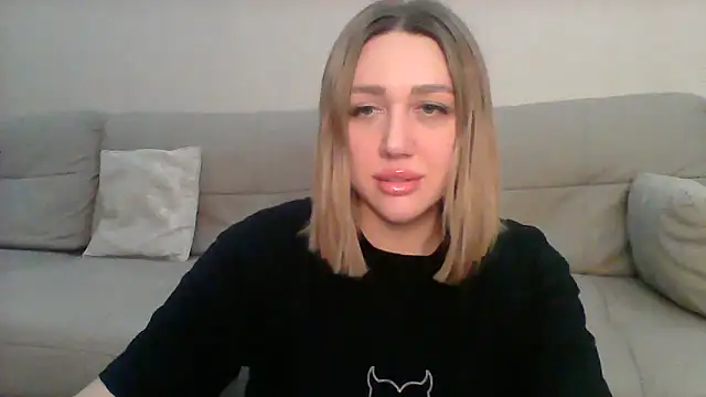 Snapshot of VickyLove047 chatting on February 13, 2025, 6:48 pm VickyLove047 online show from February 13, 2025, 6:48 pm