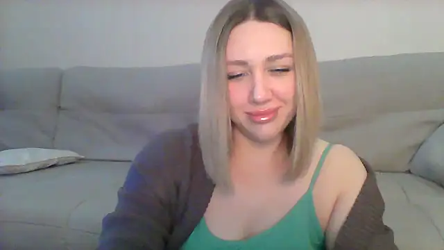 Snapshot of VickyLove047 chatting on March 8, 2025, 5:49 am VickyLove047 online show from March 8, 2025, 5:49 am