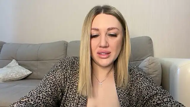 Snapshot of VickyLove047 chatting on September 30, 2025, 5:56 am VickyLove047 online show from September 30, 2025, 5:56 am