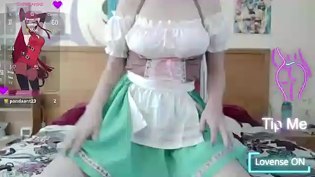 Snapshot of MilahHot13 chatting on September 28, 2025, 3:17 pm MilahHot13 online show from September 28, 2025, 3:17 pm