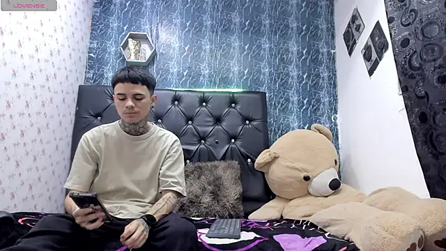 exotic hot couple online show from February 5, 2026, 9:30 pm