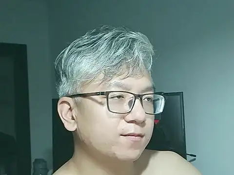 Snapshot of leoUSIR chatting on September 23, 2025, 5:27 pm leoUSIR online show from September 23, 2025, 5:27 pm