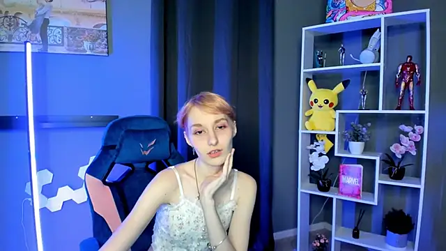 AlmeWood online show from December 21, 2024, 3:20 pm