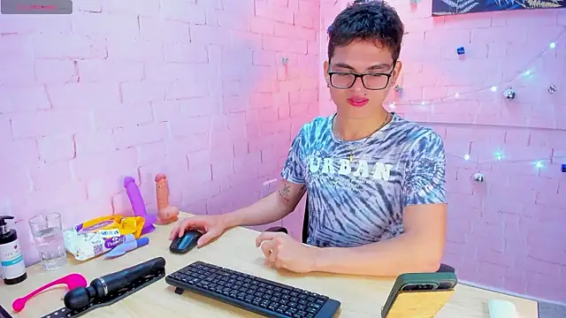 Snapshot of JACK_BLOSSOM_ chatting on December 19, 2024, 12:01 pm JACK BLOSSOM online show from December 19, 2024, 12:01 pm