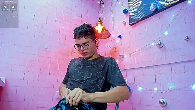 Snapshot of JACK_BLOSSOM_ chatting on January 4, 2025, 12:05 pm JACK BLOSSOM online show from January 4, 2025, 12:05 pm