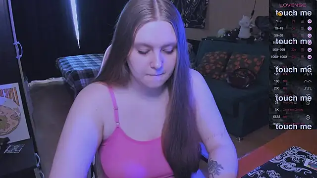 Alice Dreamgirl  online show from April 10, 2026, 12:21 pm