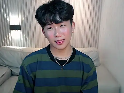 dangerzone0122 online show from November 24, 2025, 4:29 pm