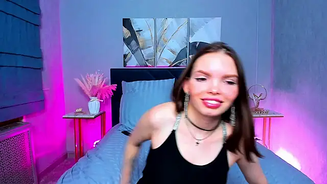 Curvy Dynamite  online show from February 26, 2025, 7:31 am