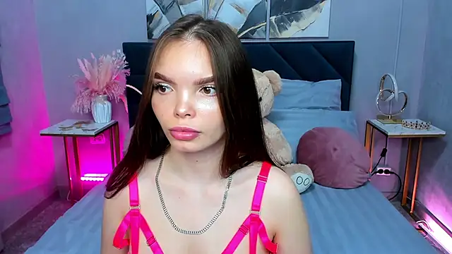 Curvy Dynamite  online show from September 13, 2025, 1:16 am