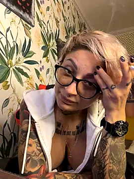 Lucky Deniz online show from December 20, 2025, 10:11 am