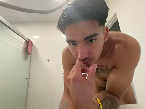 Snapshot of GIOOOO568 chatting on October 24, 2025, 3:47 am GIOOOO568 online show from October 24, 2025, 3:47 am