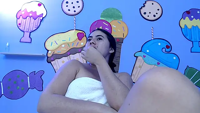 Snapshot of sweetfantacies18 chatting on February 21, 2025, 4:18 am sweetfantacies18 online show from February 21, 2025, 4:18 am