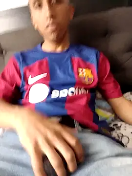 Snapshot of Alex-col chatting on December 20, 2024, 8:45 pm Alex-col online show from December 20, 2024, 8:45 pm