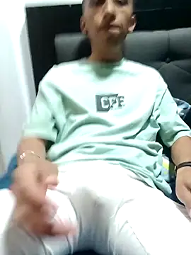 Snapshot of Alex-col chatting on December 24, 2024, 11:55 pm Alex-col online show from December 24, 2024, 11:55 pm