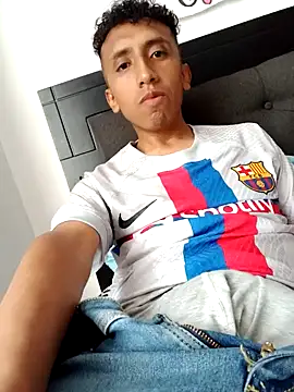 Snapshot of Alex-col chatting on December 27, 2024, 9:00 pm Alex-col online show from December 27, 2024, 9:00 pm