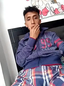 Snapshot of Alex-col chatting on January 8, 2025, 10:37 pm Alex-col online show from January 8, 2025, 10:37 pm