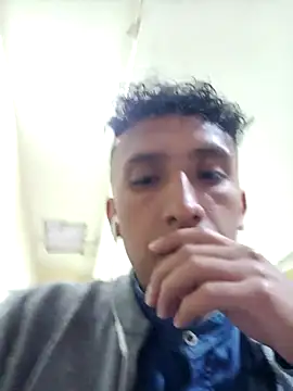 Snapshot of Alex-col chatting on March 10, 2025, 11:06 pm Alex-col online show from March 10, 2025, 11:06 pm