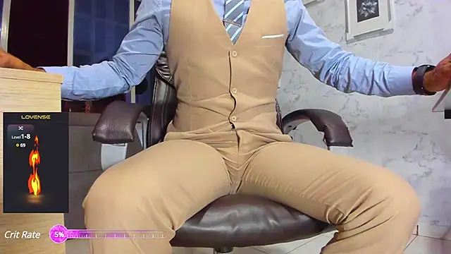 Hideintheoffice online show from March 5, 2025, 1:21 am