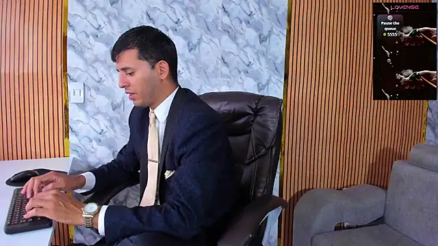 Hideintheoffice online show from September 20, 2025, 10:11 pm