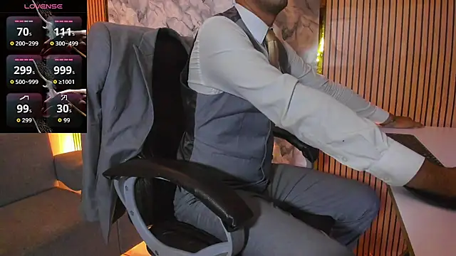 Hideintheoffice online show from October 15, 2025, 1:50 am