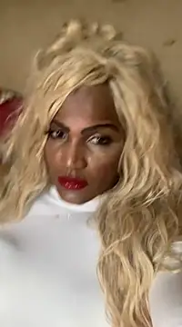 Snapshot of The-Beyonce chatting on January 1, 2025, 8:04 pm The-Beyonce online show from January 1, 2025, 8:04 pm