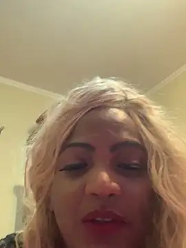 Snapshot of The-Beyonce chatting on January 2, 2025, 3:37 am The-Beyonce online show from January 2, 2025, 3:37 am