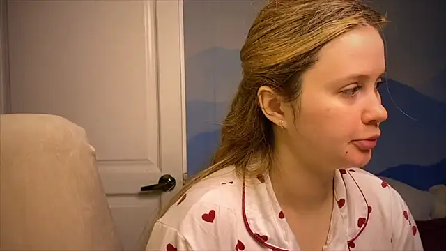 Snapshot of IlonaMurf chatting on November 1, 2025, 7:21 am IlonaMurf online show from November 1, 2025, 7:21 am