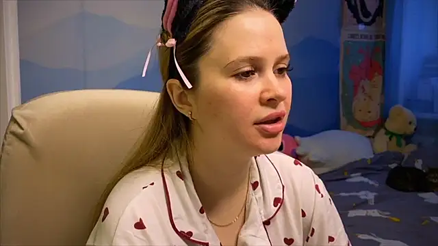 Snapshot of IlonaMurf chatting on December 15, 2025, 7:23 am IlonaMurf online show from December 15, 2025, 7:23 am