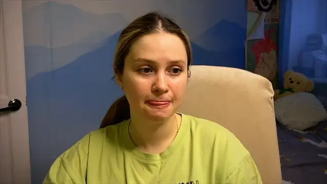 Snapshot of IlonaMurf chatting on December 19, 2025, 10:33 am IlonaMurf online show from December 19, 2025, 10:33 am