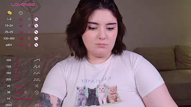 YumiYammy online show from December 4, 2025, 8:17 pm