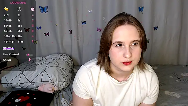 Snapshot of Phantommira chatting on November 8, 2025, 1:33 pm Phantommira online show from November 8, 2025, 1:33 pm