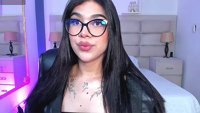 RoseCassie online show from September 21, 2025, 1:24 pm