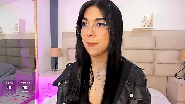 RoseCassie online show from October 23, 2025, 12:59 pm