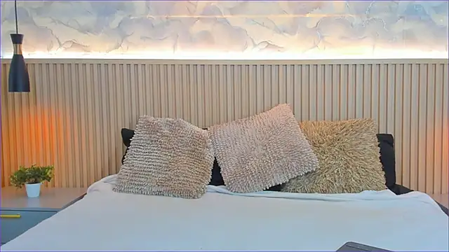 AinaraJimenez online show from September 15, 2025, 8:31 pm