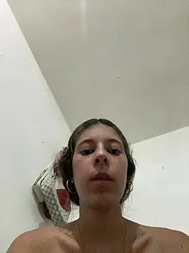 evaFiore online show from March 20, 2025, 1:13 am