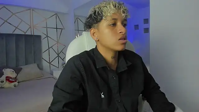 Snapshot of Dominick_jones chatting on January 10, 2025, 8:26 pm Dominick jones online show from January 10, 2025, 8:26 pm