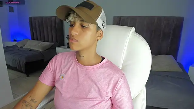 Snapshot of Dominick_jones chatting on January 22, 2025, 10:26 pm Dominick jones online show from January 22, 2025, 10:26 pm