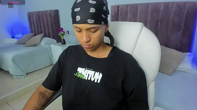 Snapshot of Dominick_jones chatting on February 10, 2025, 9:47 pm Dominick jones online show from February 10, 2025, 9:47 pm