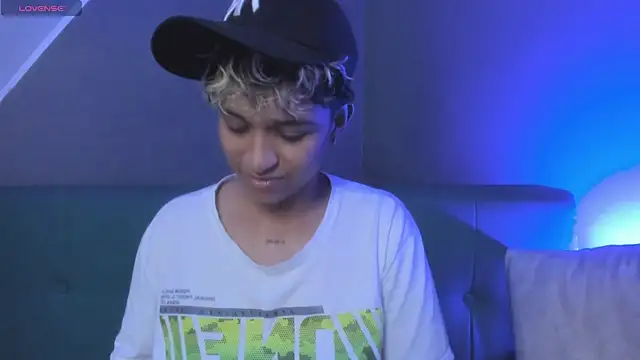 Snapshot of Dominick_jones chatting on March 4, 2025, 12:50 am Dominick jones online show from March 4, 2025, 12:50 am